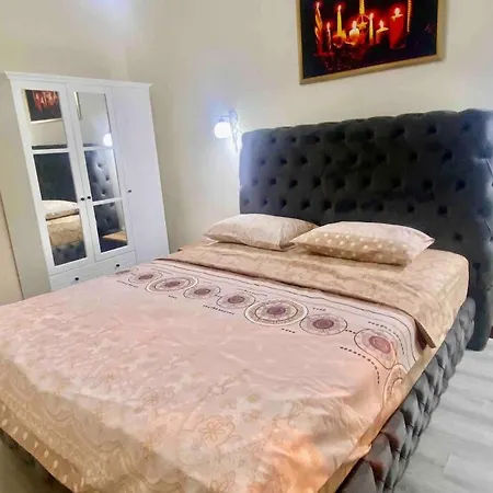 Licensed ,jazzy Class 3 Bedrooms Homes 100mb Wi-fi Lägenhet *