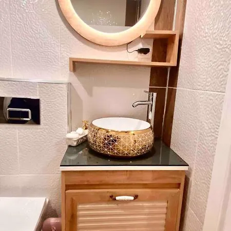 Licensed ,jazzy Class 3 Bedrooms Homes 100mb Wi-fi Apartamento